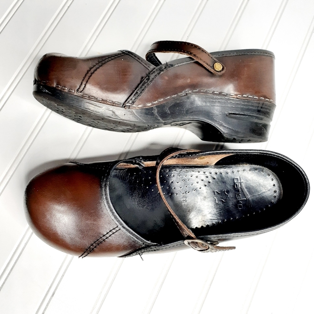 Dansko Marcelle Women's Brown Leather Clogs - Picture 3 of 16